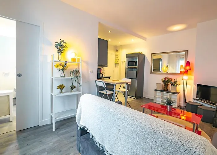 Place Monge 3 Guests Париж