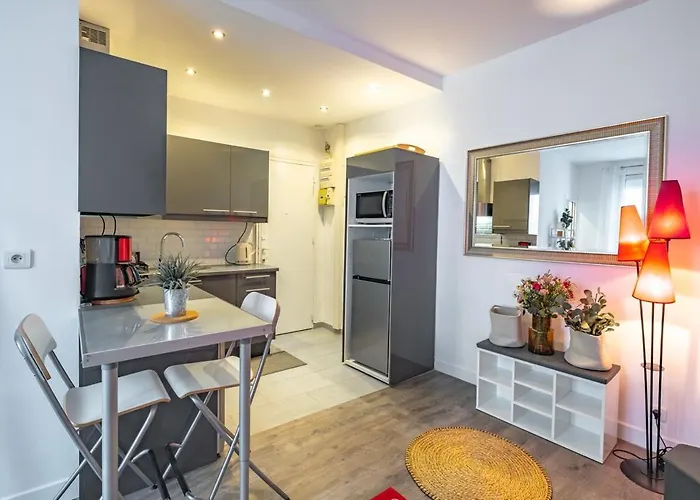 Place Monge 3 Guests
